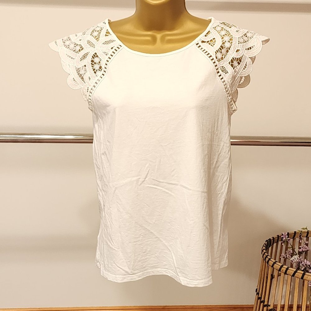White tshirt